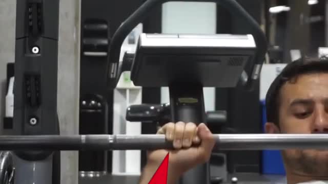 How to find the appropriate grip when bench pressing #shorts #workout