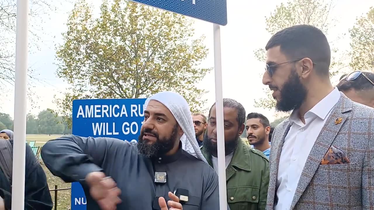 Brawl Over Lady Who's About to Accept Islam Speaker's corner