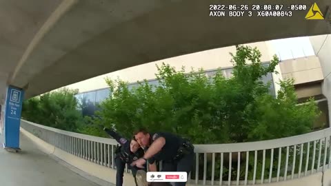 Rich & Entitled Airport Karen: Police’s Worst Nightmare
