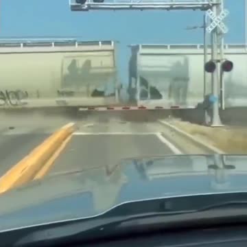 Watch: BNSF train derails in Oklahoma