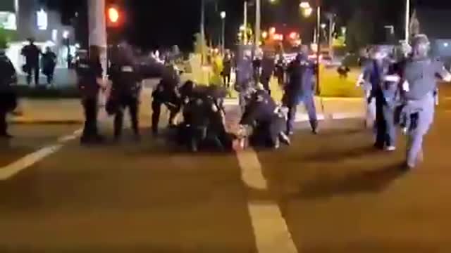 BLM & Antifa Riots 2020 - 2020-07-26-20-26-56-Eugene-yesterday.mp4