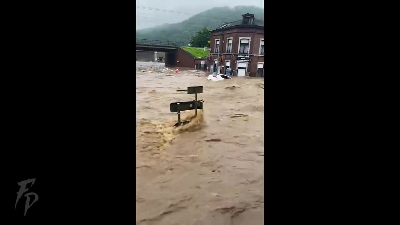 Dramatic video! Craziest Flood in Germany (July 15, 2021