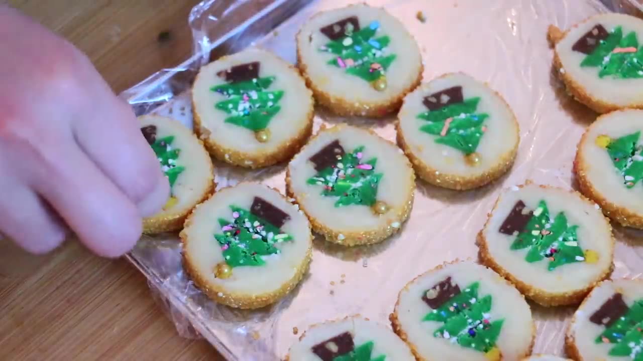 ***Cute For Kids Get Them Involved Christmas Cookies 🎅🏼 SLICE & BAKE***