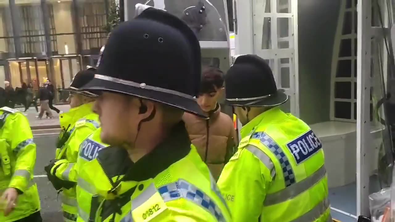 People are being arrested in England for merely carrying the Palestinian flag