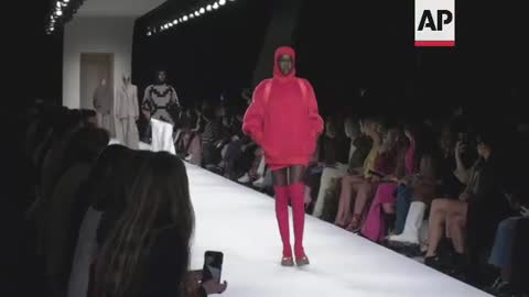 Max Mara offers dramatic silhouettes for Fall_Winter
