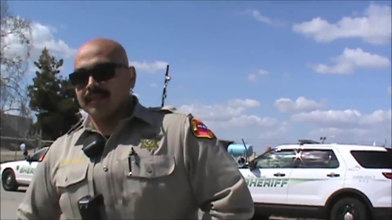 Prt.2 Walk Of Shame By Lupillo Rivera Looking Cop And His Partners In Wasco-1st Amendment Audit