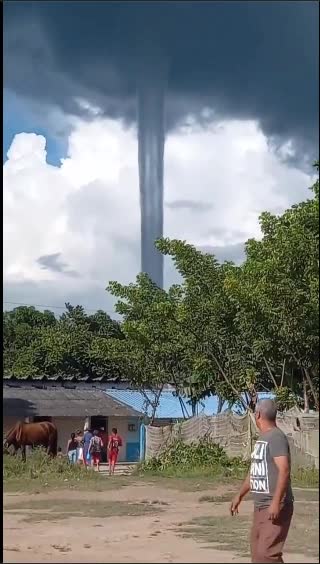 古巴 Cienfuegos 的 Cumanayagua 附近看到美麗的🌪水龍捲( 07.09.2022)