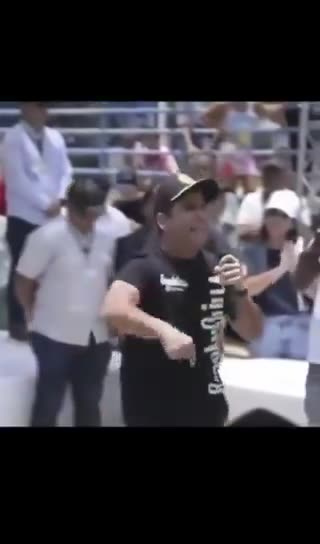 ALEX CHAR LE TIRA PULLA A PRESIDENTE PETRO