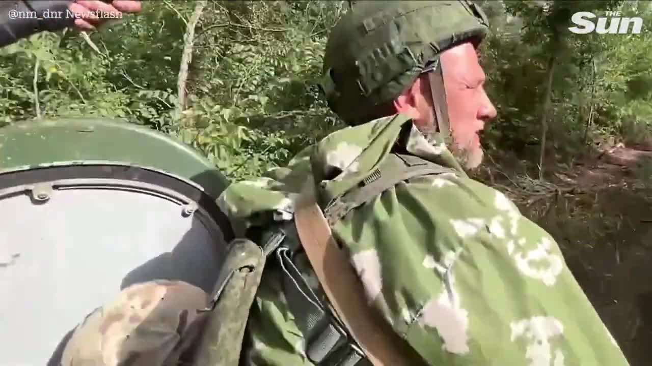 Pro-Russian forces 'DPR' attack Ukrainian positions in new footage