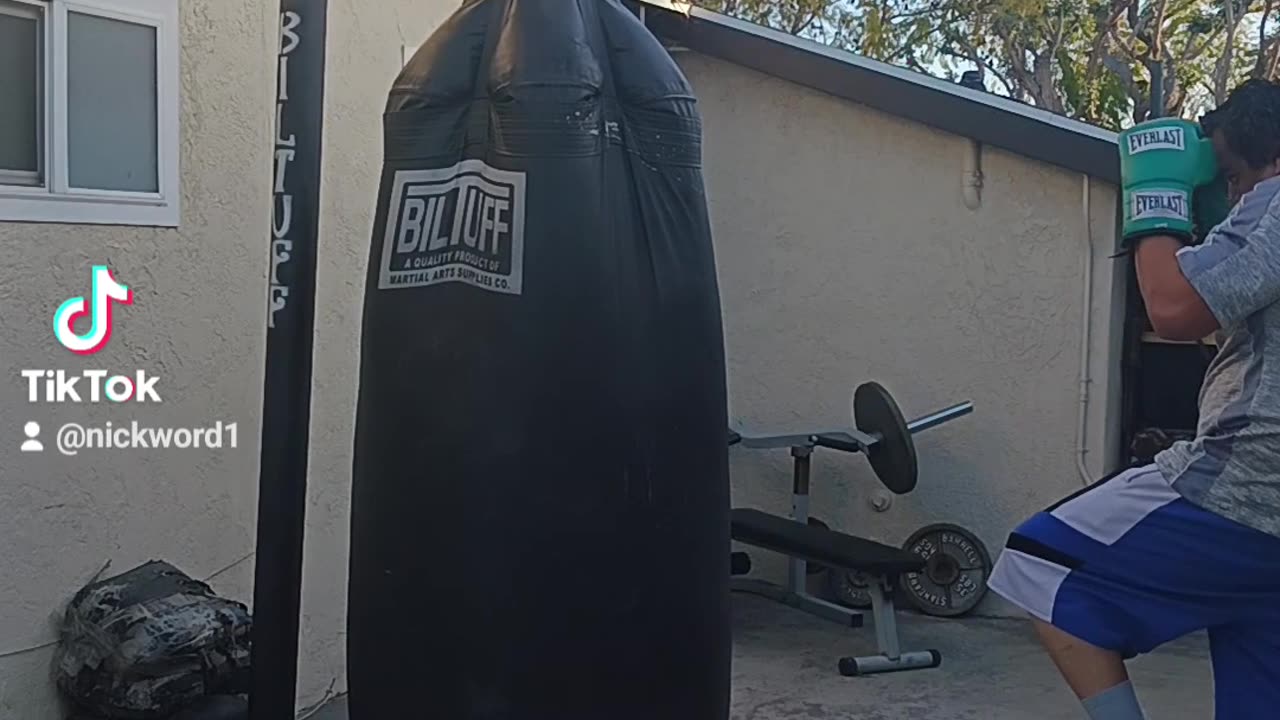 500 Pound Punching Bag Workout Part 43. Another 3 Minute Round Of Muay Thai!!