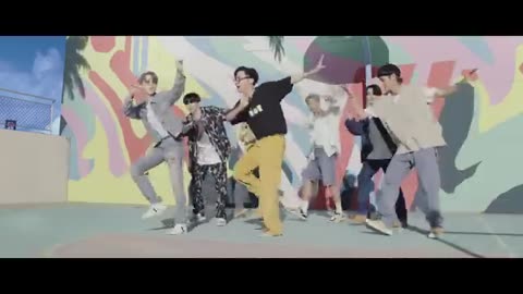 𝐷𝑦𝑛𝑎𝑚ite Bts korea