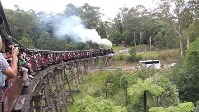 GlobalTravel#Puffing Billy@Monbulk Creek trestle bridge