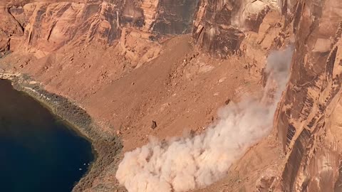 Large Rockslide Cracks off Cliffside at Horseshoe Bend
