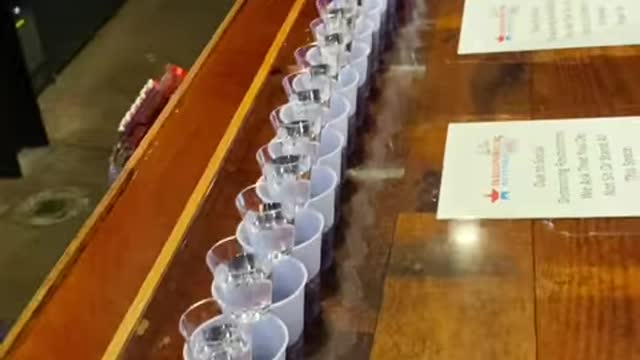 If her boss sees this, SHE’S FIRED!! 😮…