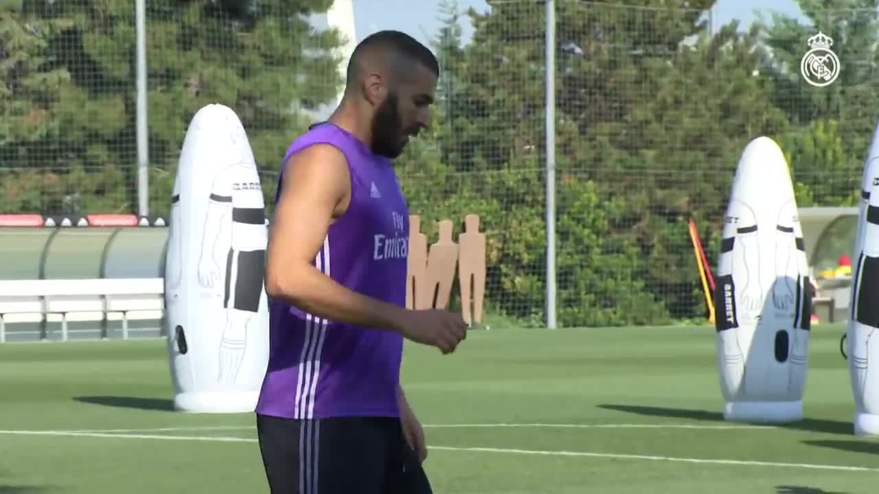 Benzema showing pinpoint accuracy in training