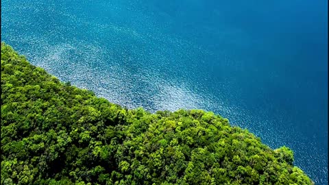 Pure color lake water is the most beautiful