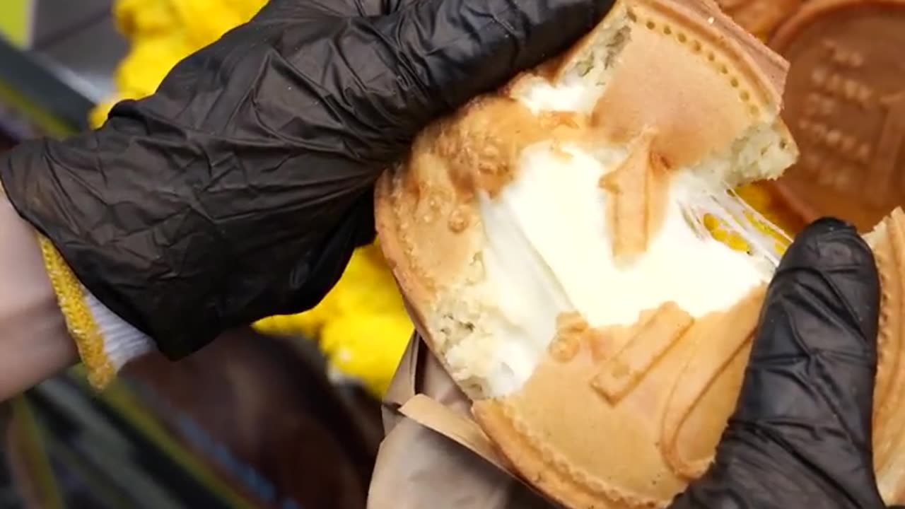 Mozzarella Cheese Coin Bread