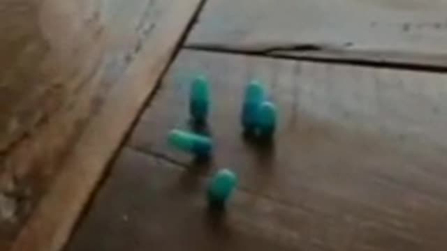 LOOK WHAT HAPPENS TO VIAGRA CAPSULES