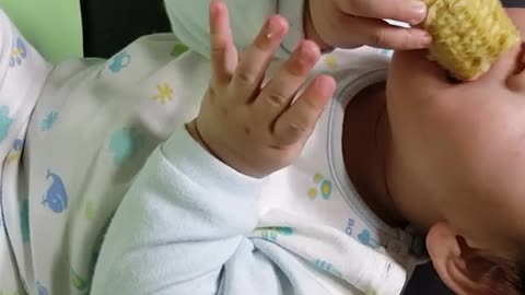 Adorable Toddler Eats Corn For The First Time And Can't Stop Laughing