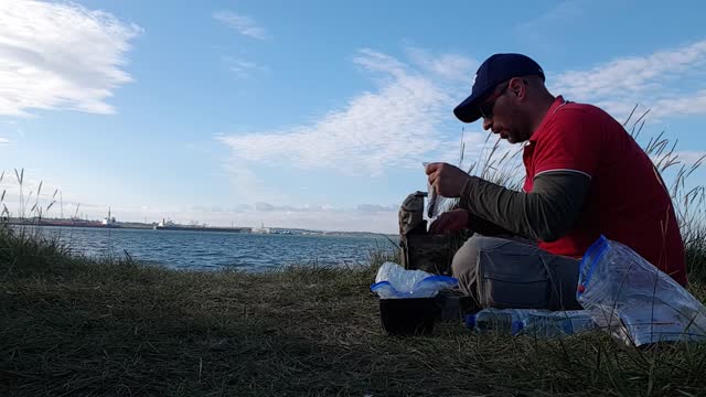 Packing away the cook Jet boil Riverside 12th Oct 2022