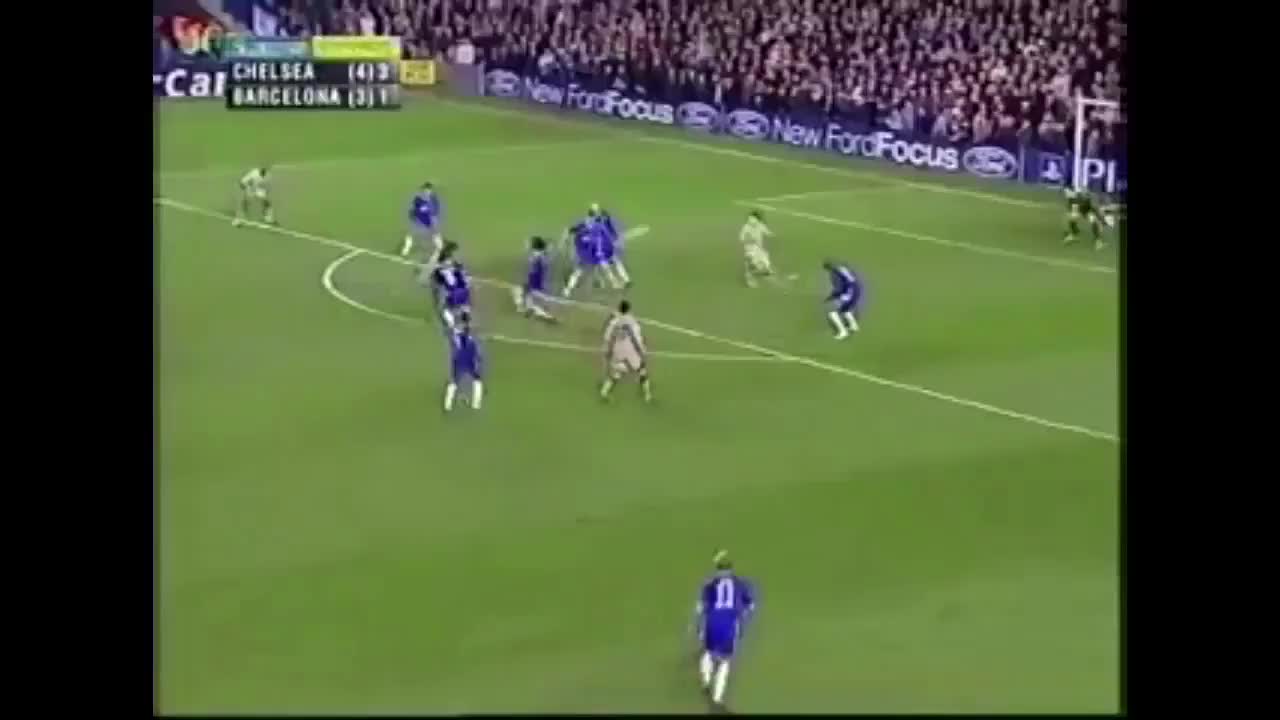 VIDEO: Ronaldinho amazing striker!