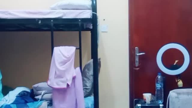 😂 a funny woman farting