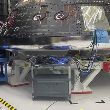 Artemis II Astronauts’ First Look at Their Lunar Spacecraft