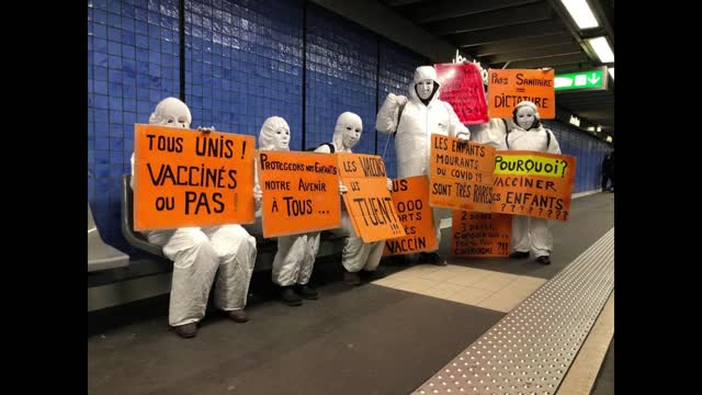 Les MAsques BLancs Lyon Action Métro le jeudi 11 Novembre 2021