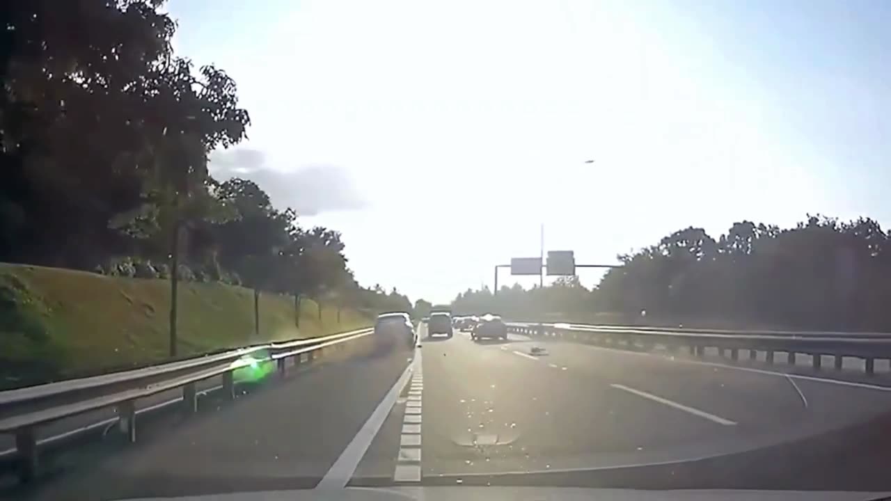 Dash Cam - What is Going on out here???