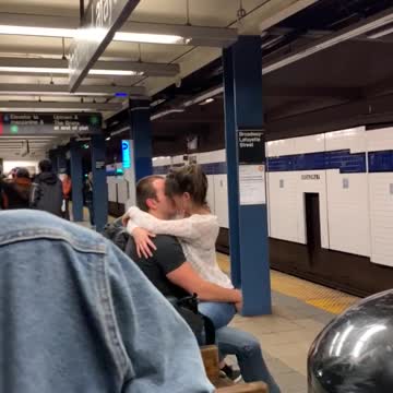 Couple shows pda and makes out at subway station