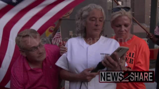 President Trump speaks on phone to mother of Ashli Babbitt outside DC jail