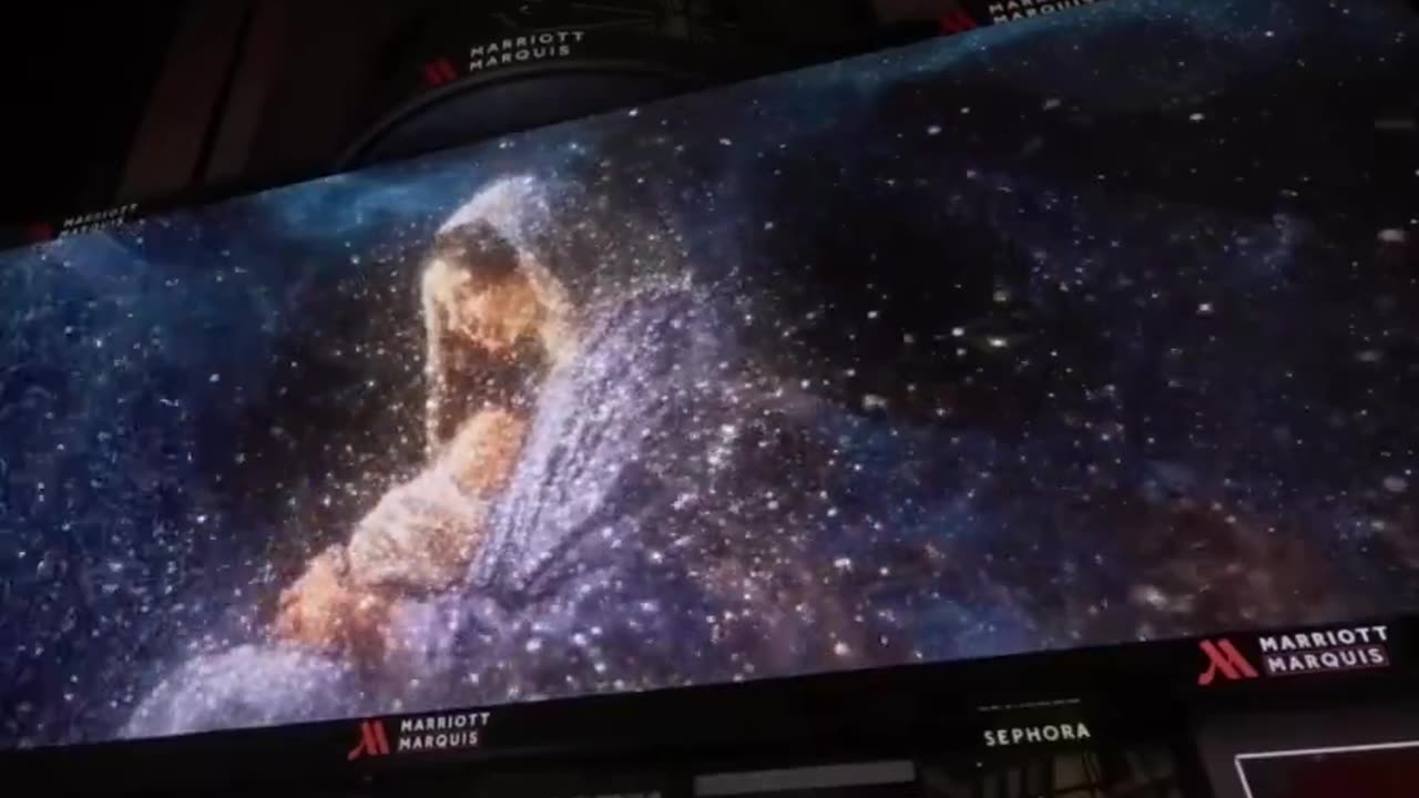 Stunning Christmas Eve: All 27 billboards in Times Square lit up with The First Christmas !