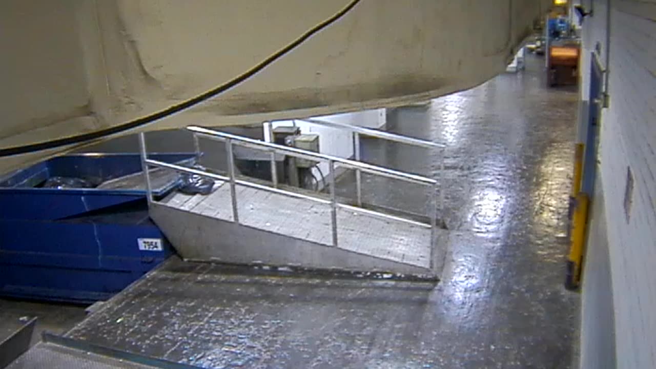 3803FHOBBALoadingDock_2021-01-06_12h00min01s303ms.mp4