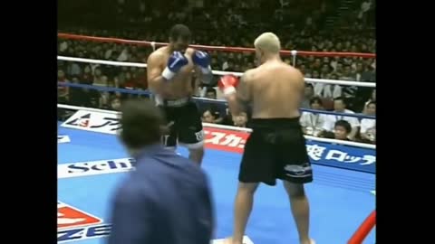 K-1 World Grand Prix, 2001: Mark Hunt vs Ray Sefo