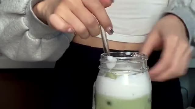 how to make a Healthy Matcha Latte ☕️