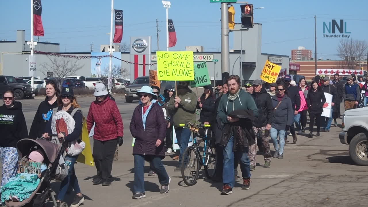 Freedom Walkers in Thunder Bay Decry COVID-19 Restrictions