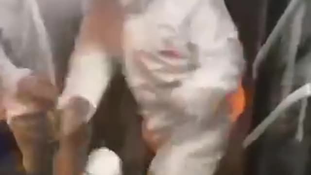 Chinos en campos de cuarentena.