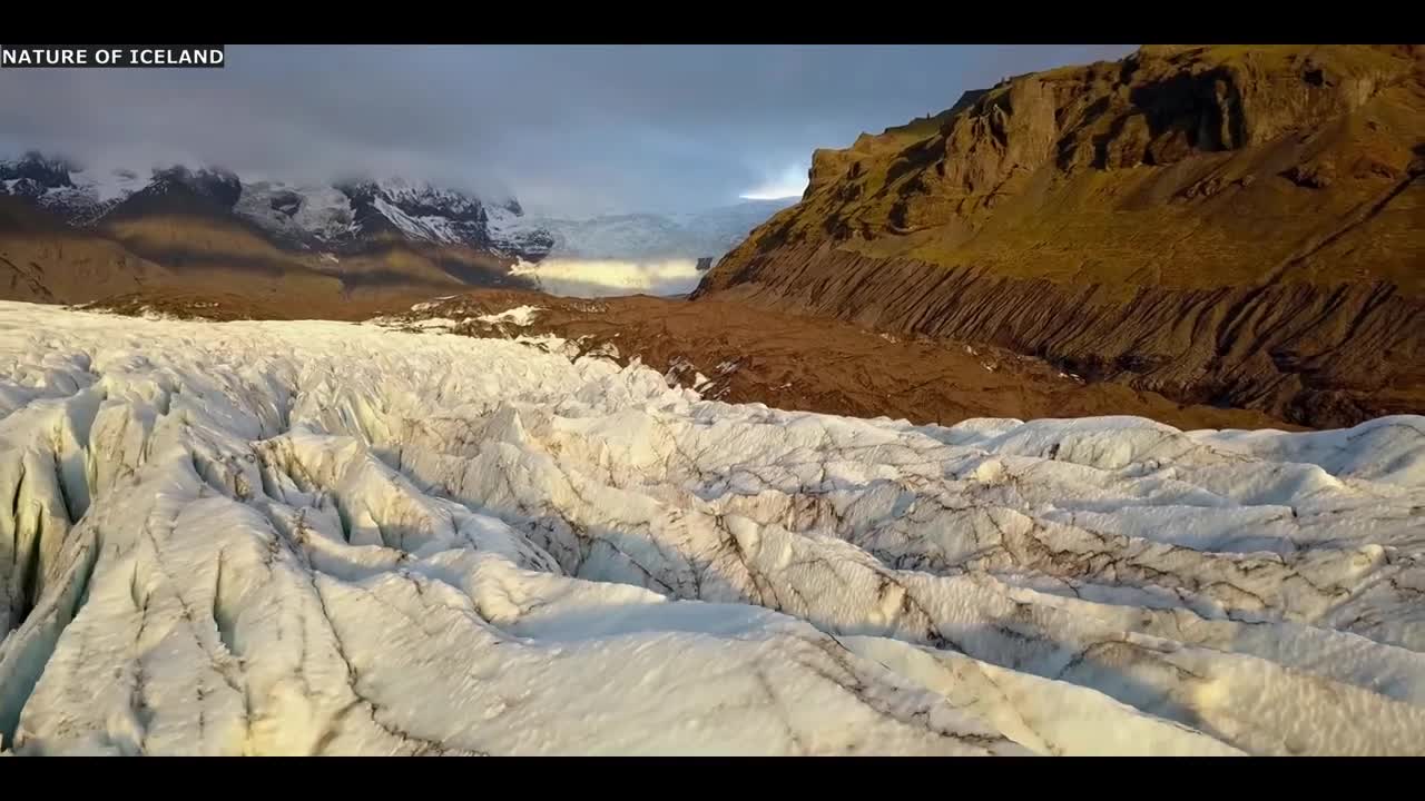 Volcano eruption shows most beautiful lava on Iceland