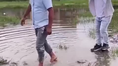Don't want shoes to get wet😂😂😂😂