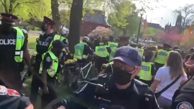 Violent Arrests Made At Anti Lockdown Protest In Toronto, Ontario Canada