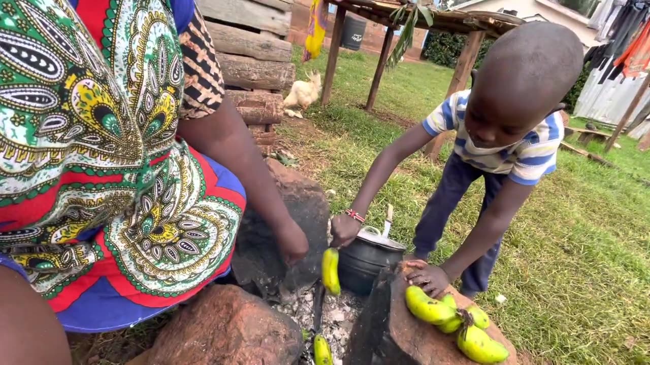 African Village Mother’s Life Village Food