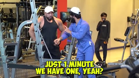 CRAZY CLEANER shocks GIRLS in a GYM prank #6 Aesthetics in Public