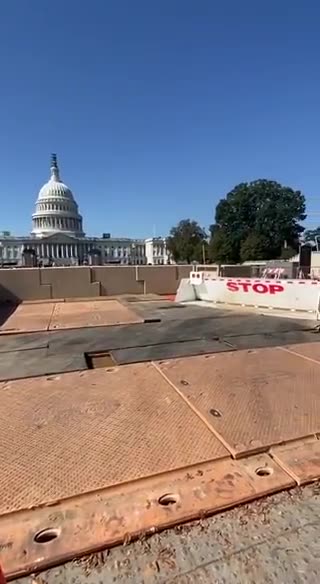 Cement blockade at the capitol