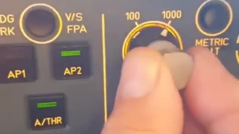 How autopilot works in aircraft to