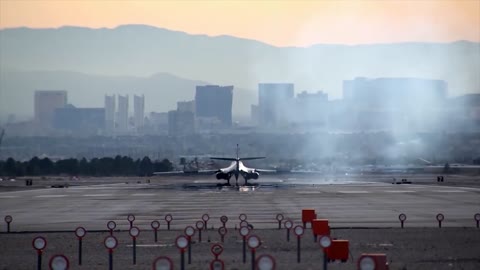 Stunning Video of B-1 Lancer in Action • Takeoff & Landing [Training Footage]4