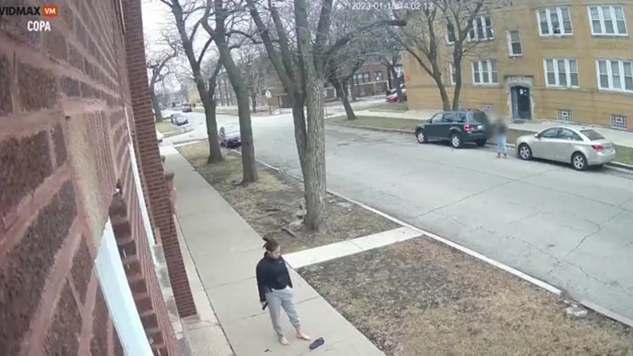 Chicago thug messed with the wrong woman