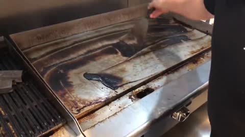 How to Clean the Flat-top Grill