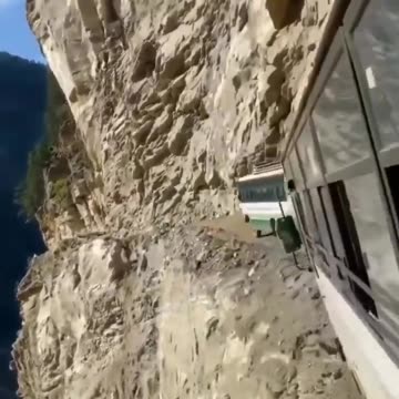 I kid you not!!! I couldn't watch this video!!! 😱😱😱