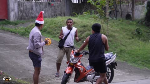 Fake Caroling Prank - Don't laugh!