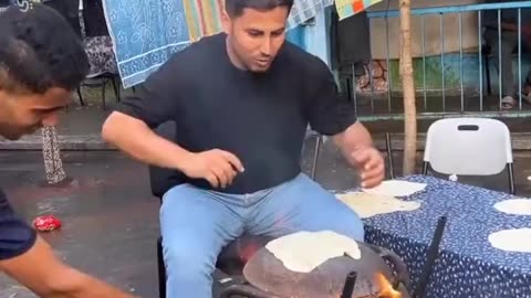 ►🇵🇸🇮🇱‼️🚨 Primitive bread prep due to fuel crisis, blockade, and intentional bombings of bakeries.